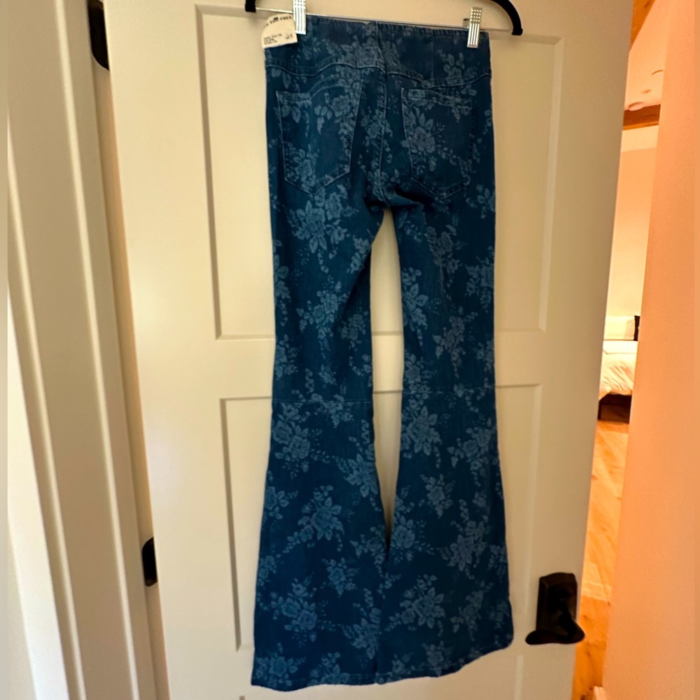 NWT Free people penny floral pull on flare jean - Picture 9 of 9